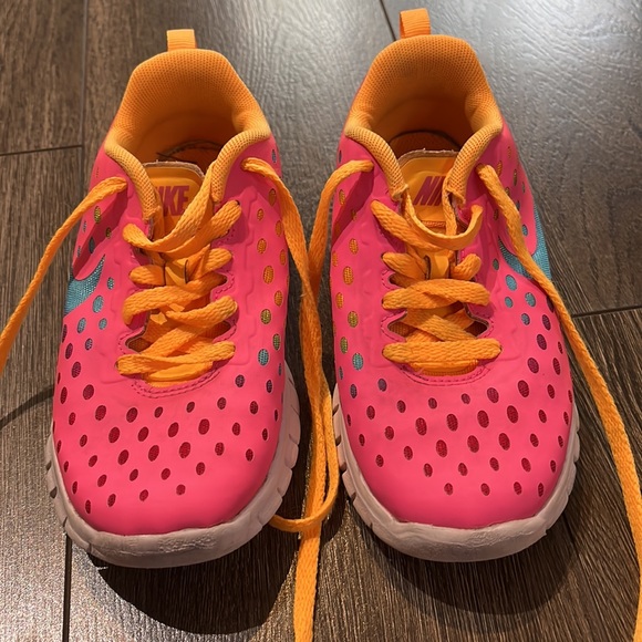 Nike runners size 11C - Picture 5 of 7